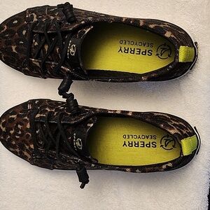 Sperry Topsiders size 8.5